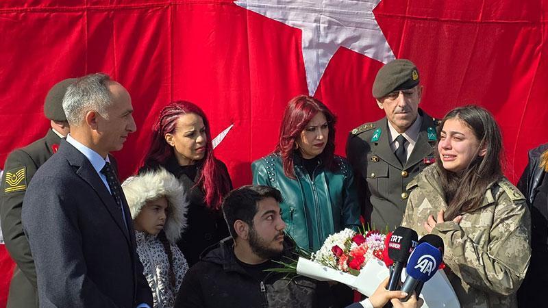 Üniversiteli Beliz, enkazdan annesi ve ağabeyini çıkarıp, parkasını üzerine örten emekli Albay ile buluştu: Beni çok güvende hissettirdiniz