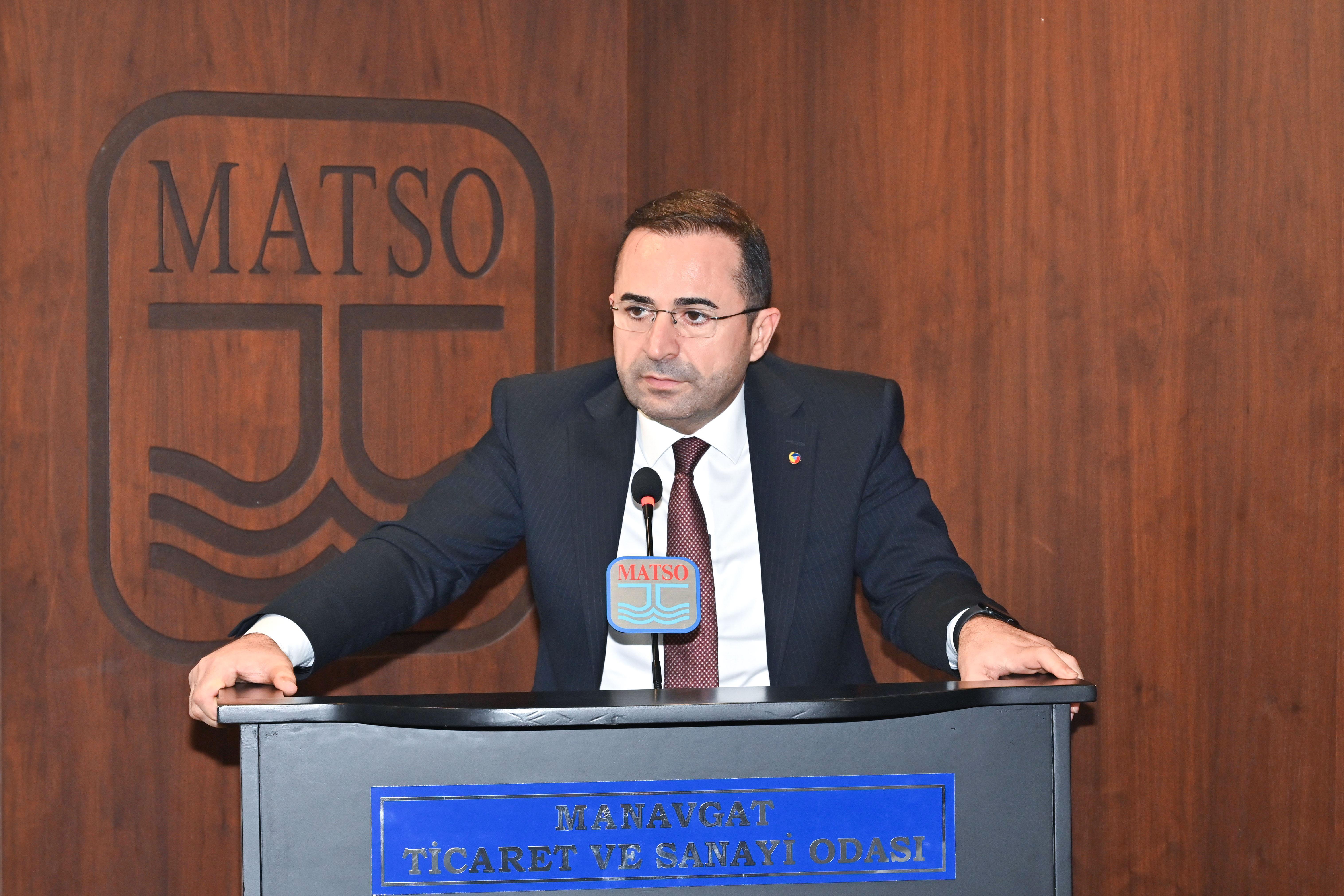 ‘Kredi kartlarına getirilen kısıtlama piyasayı daraltır’