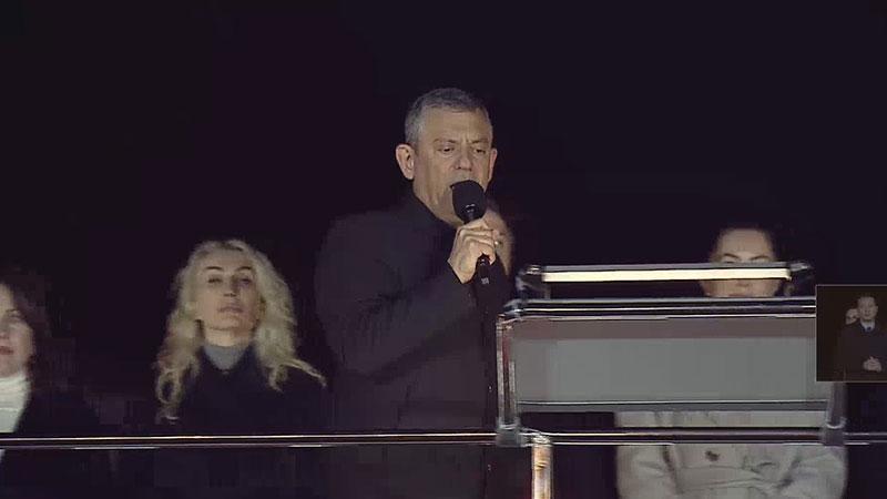 Özgür Özel Adalar’da konuştu