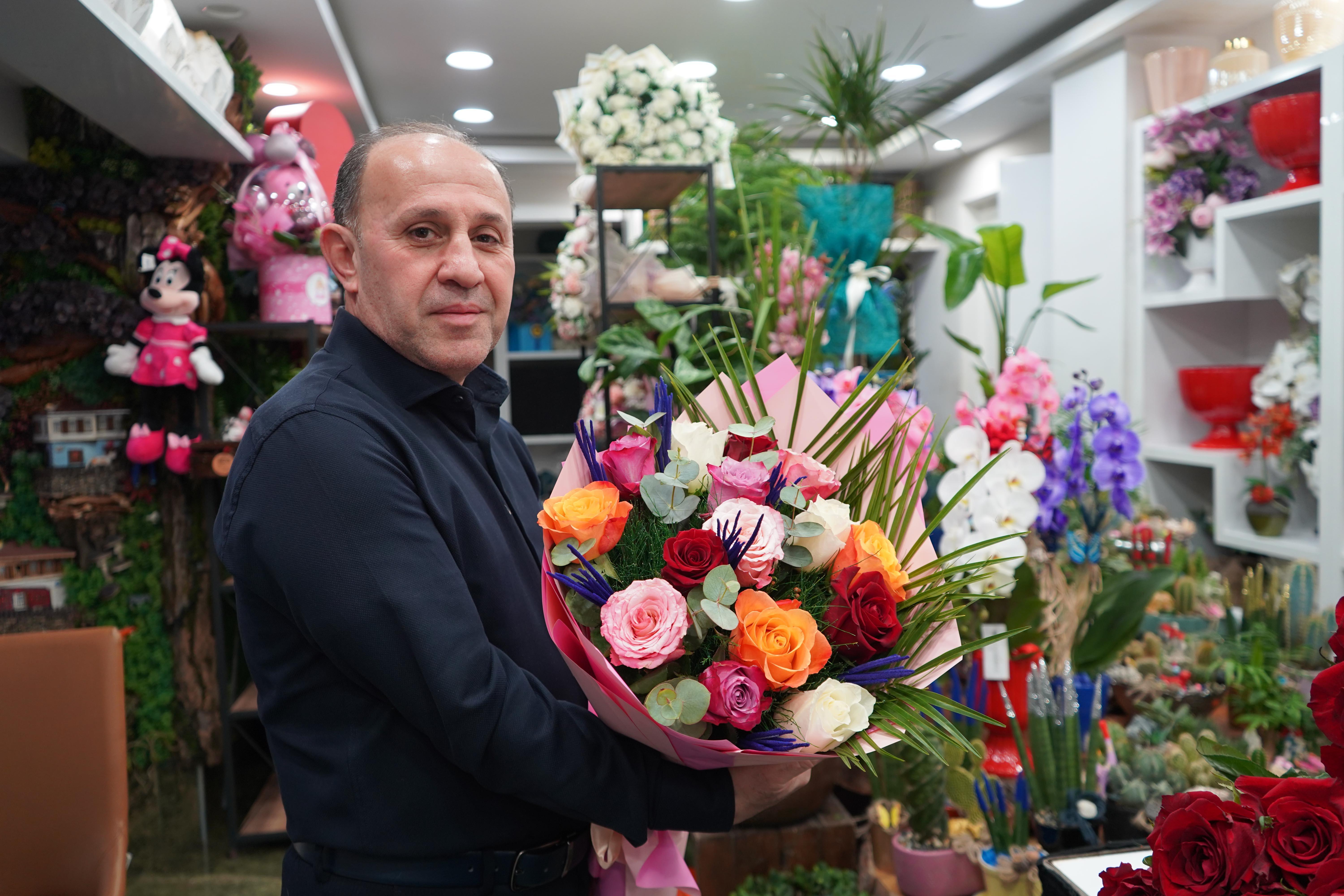 Sevgililer için gül 200, orkide 2 bin liradan başlıyor