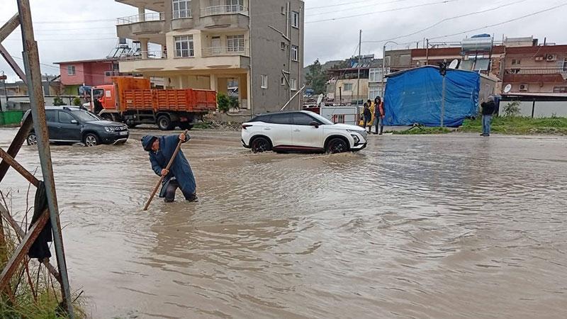 Hatay’da 3 gündür süren sağanak yağış sele yol açtı