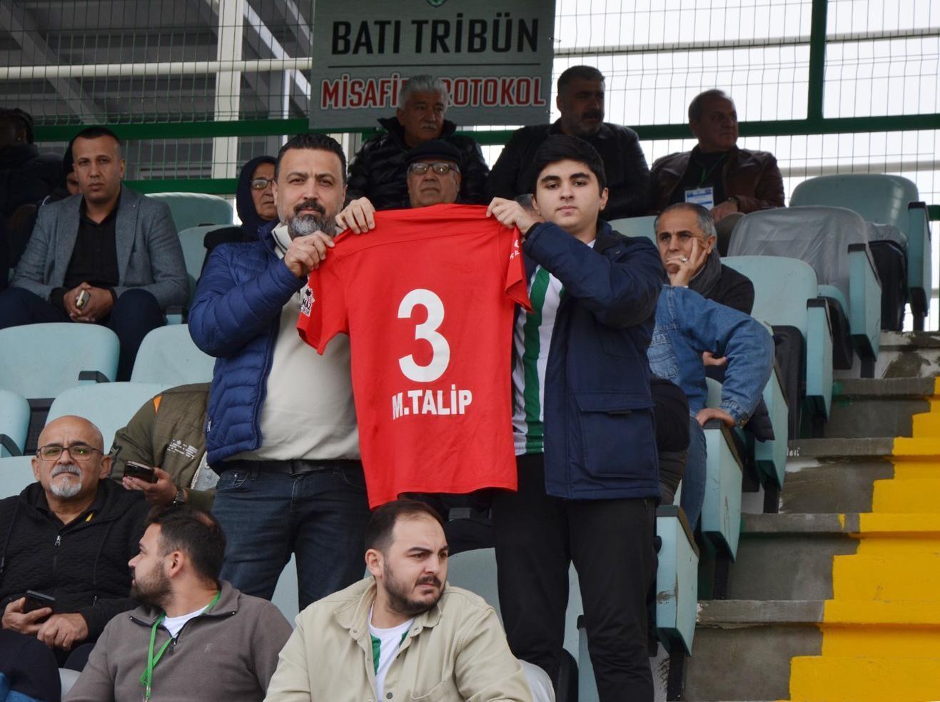 Serik Spor taraftarı Pazarlı’yı unutmadı