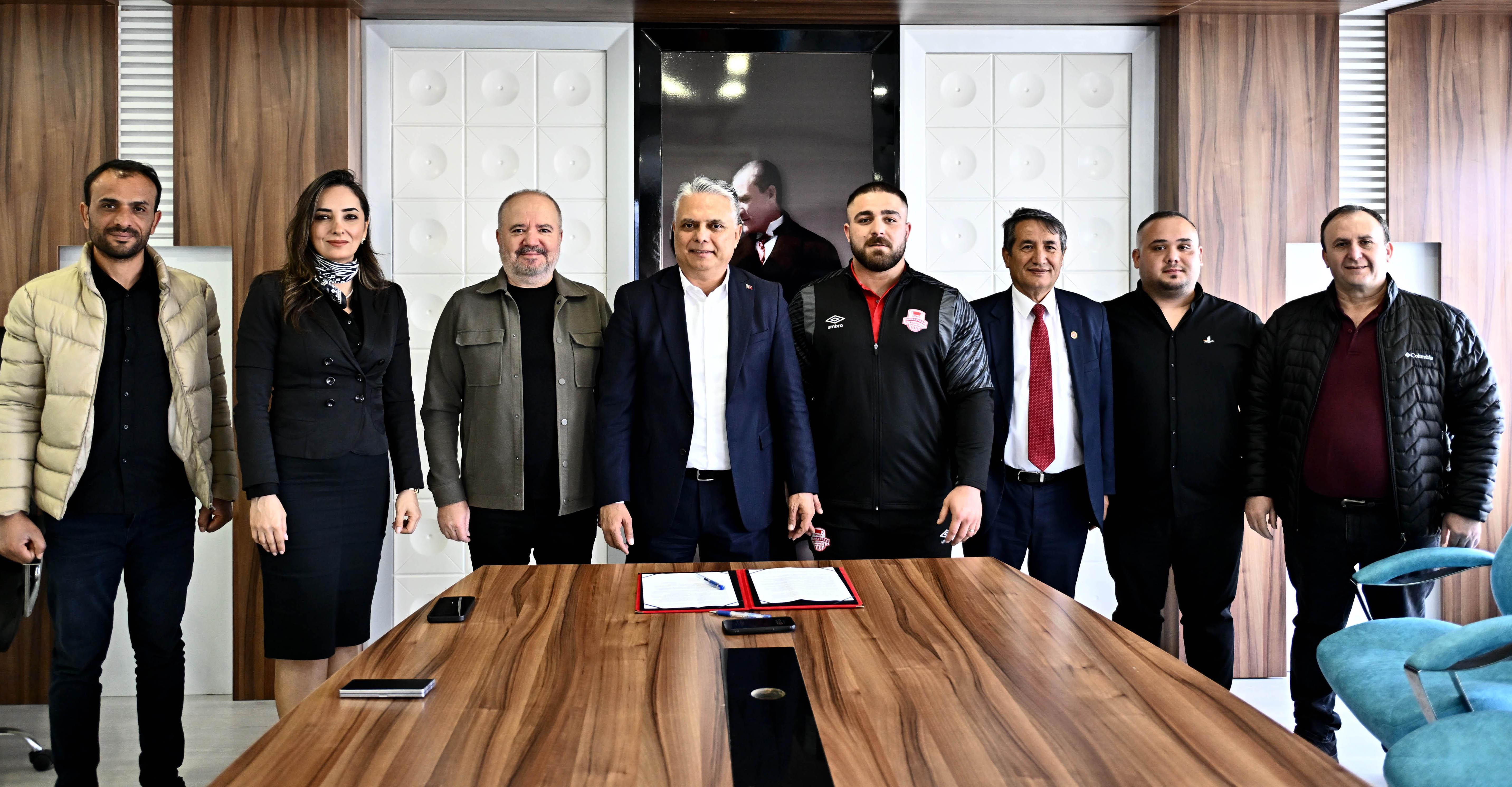 Muratpaşa’ya taze kan