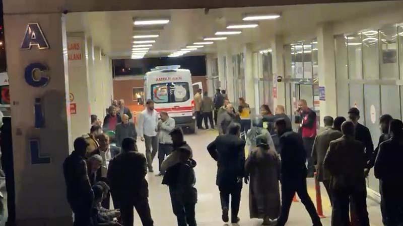 Şanlıurfa’da husumetli aileler arasında kavga: 8 yaralı Şanlıurfa’da husumetli aileler arasında kavga: 8 yaralı