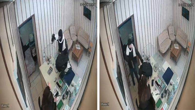 Dükkanına girdiği kuyumcunun çığlıkla panik butonuna bastığını görüp kaçtı