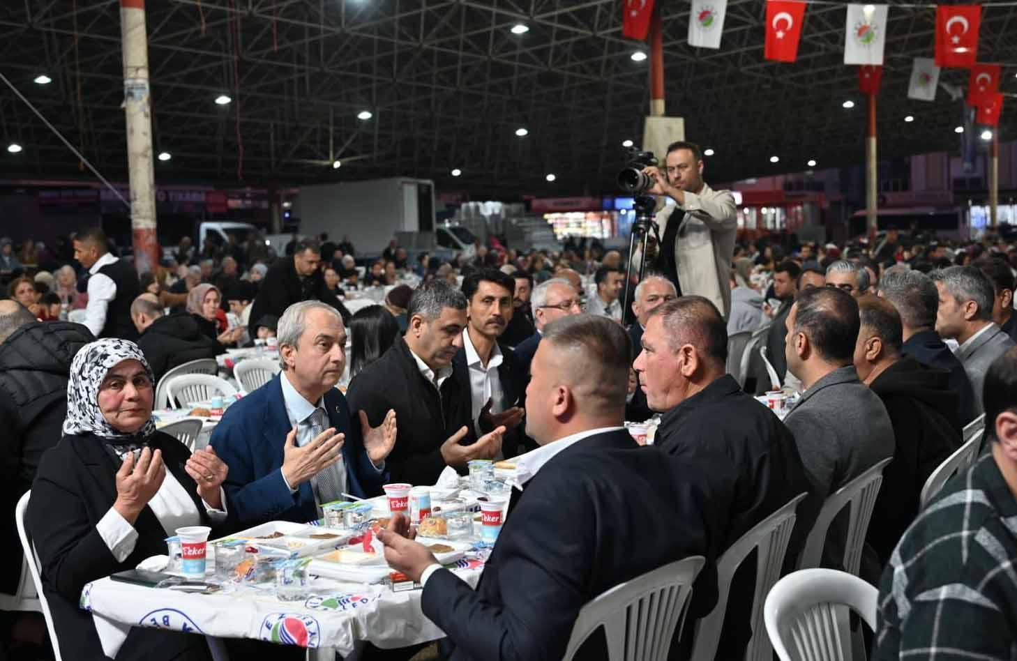 Kepez’in 4 mahallesi gönül sofralarında buluştu Kepez’in 4 mahallesi gönül sofralarında buluştu