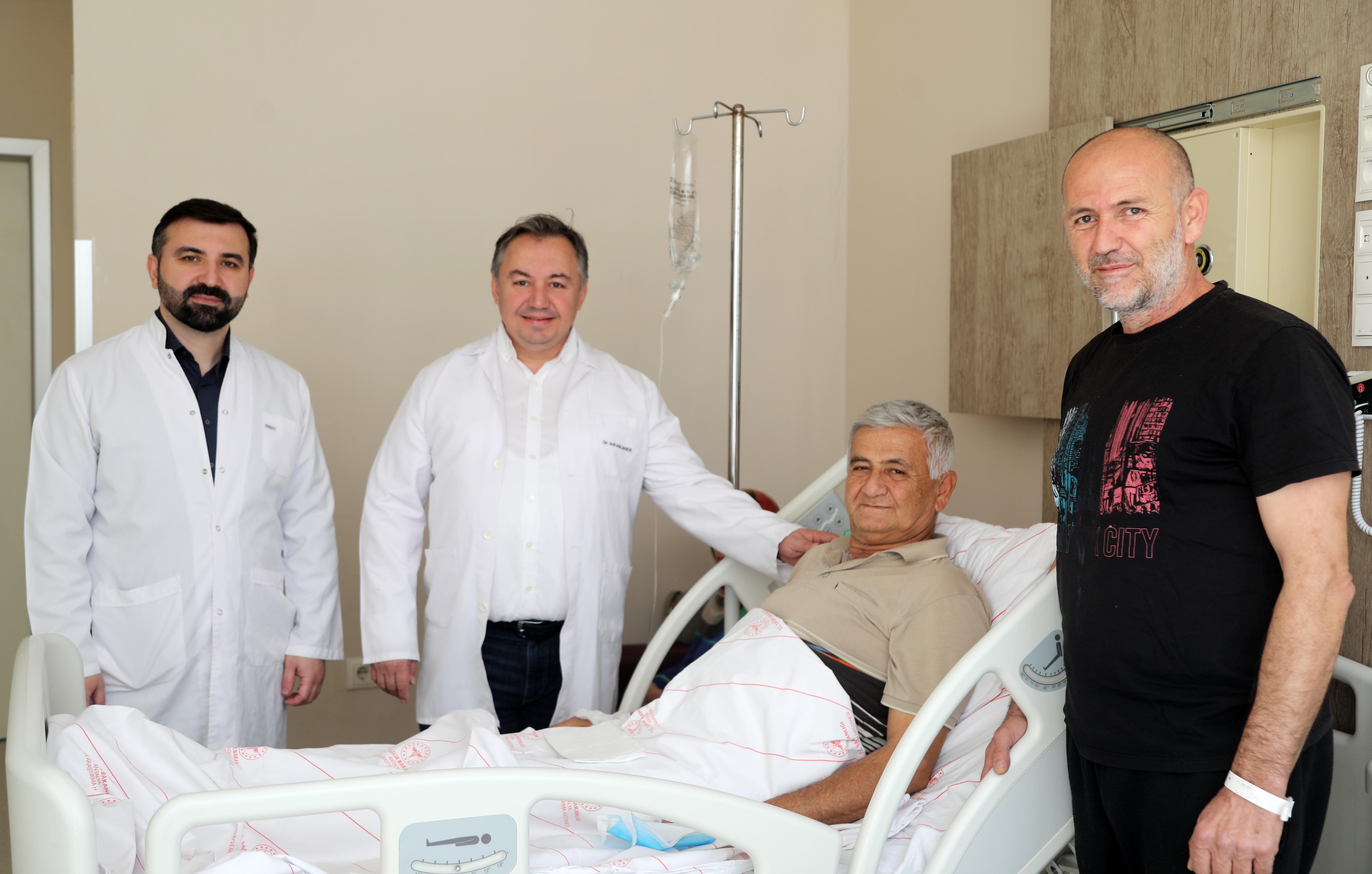 ‘Kumlucalı Jason’ donörü olduğu ağabeyini böbrek yetmezliğinden kurtardı