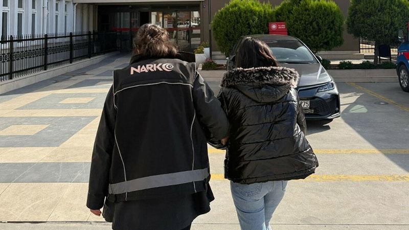 Aydın’da yolcu otobüsünde uyuşturucuyla yakalanan yolcu tutuklandı Aydın’da yolcu otobüsünde uyuşturucuyla yakalanan yolcu tutuklandı