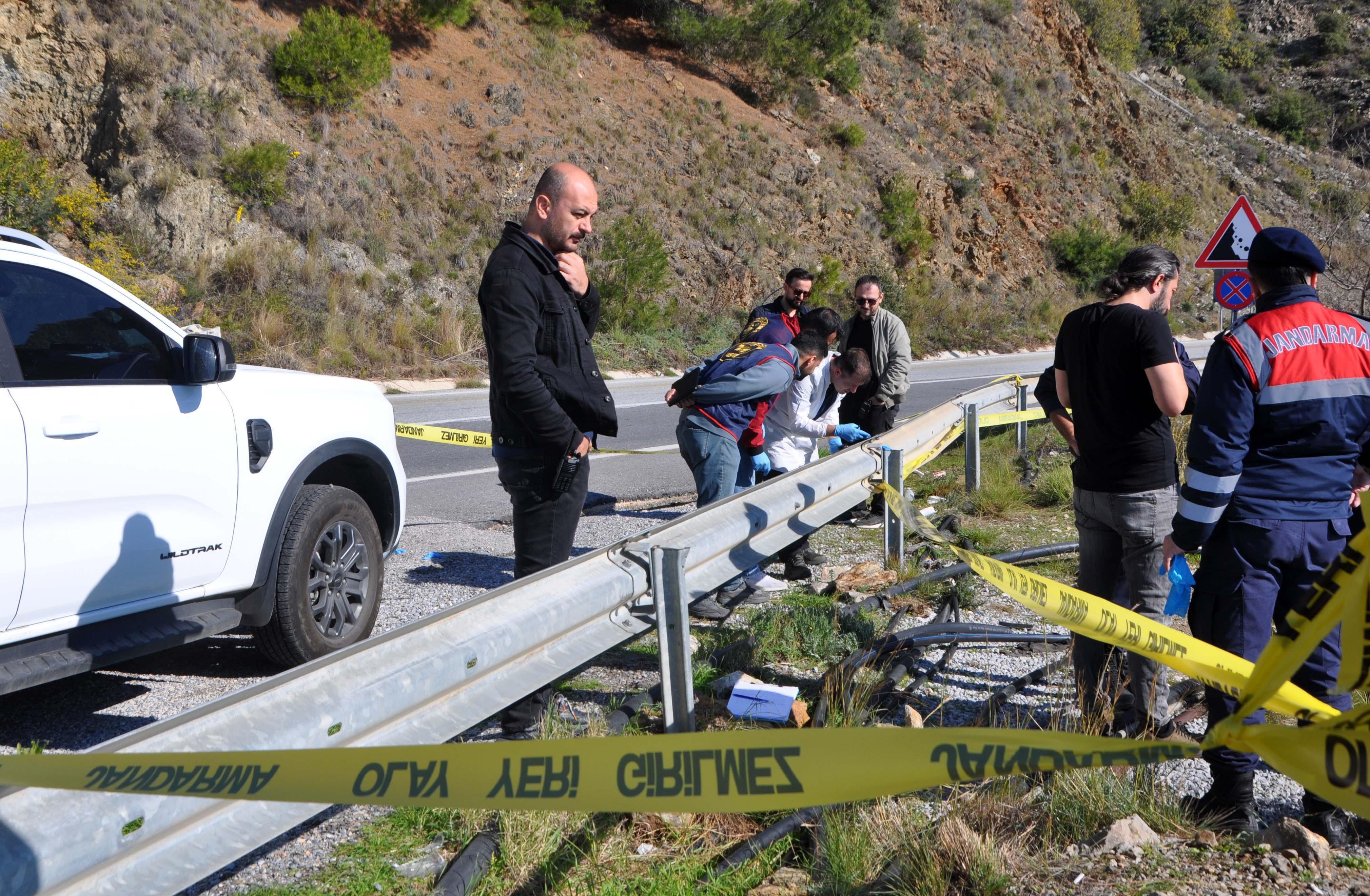 Yol kenarında cesedi bulunan kadının eşi tutuklandı
