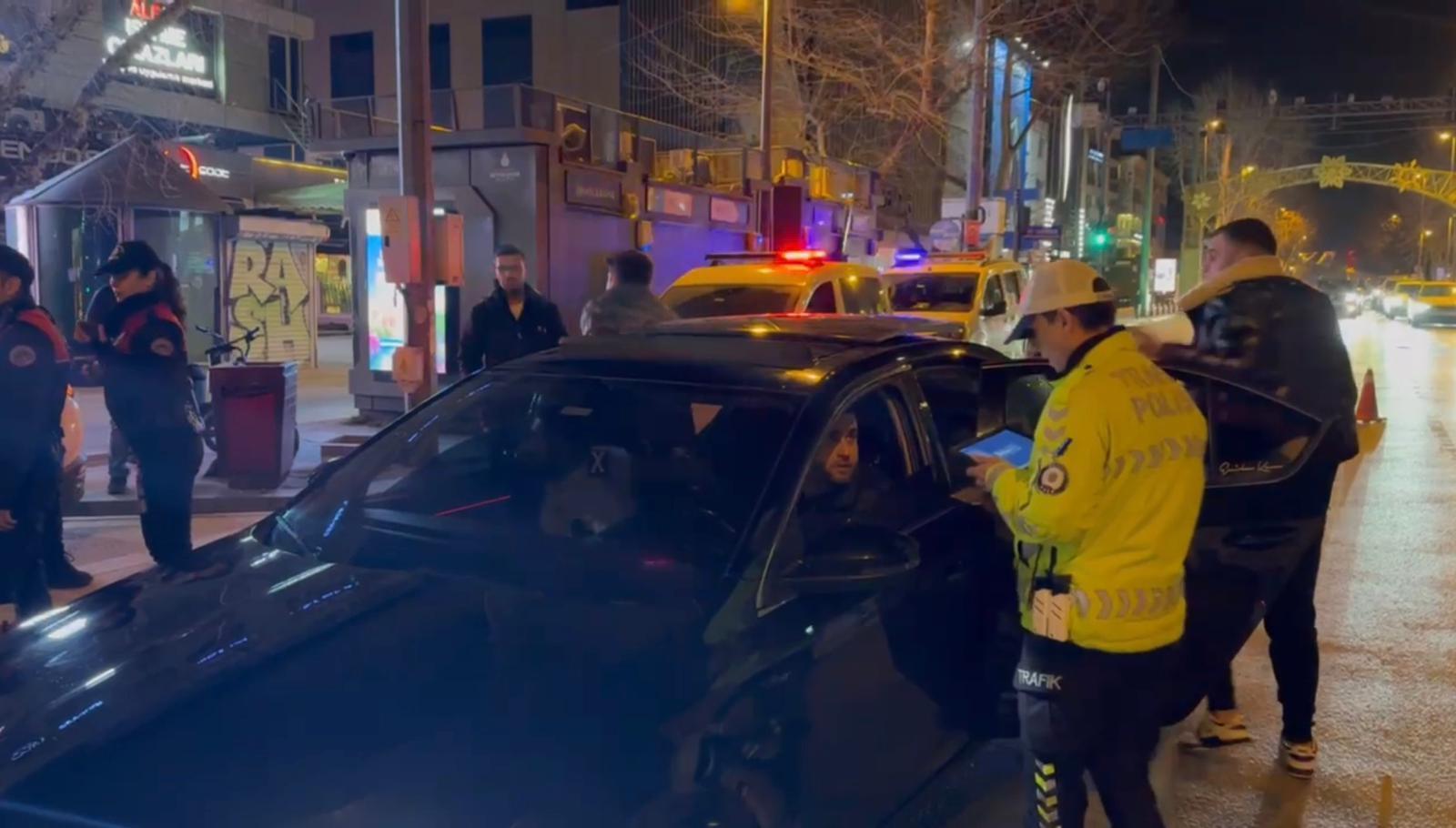 Kadıköy’de trafik ve asayiş uygulaması; makas atan sürücüye 90 bin lira ceza