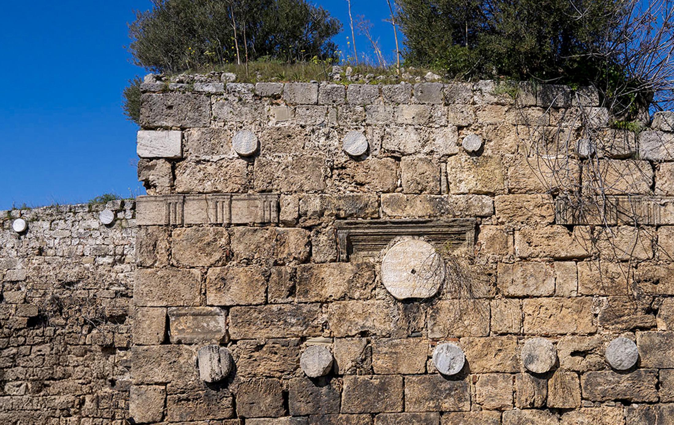 Kaleiçi’nde, Selçuklu’nun kayıp kitabeleri bulundu