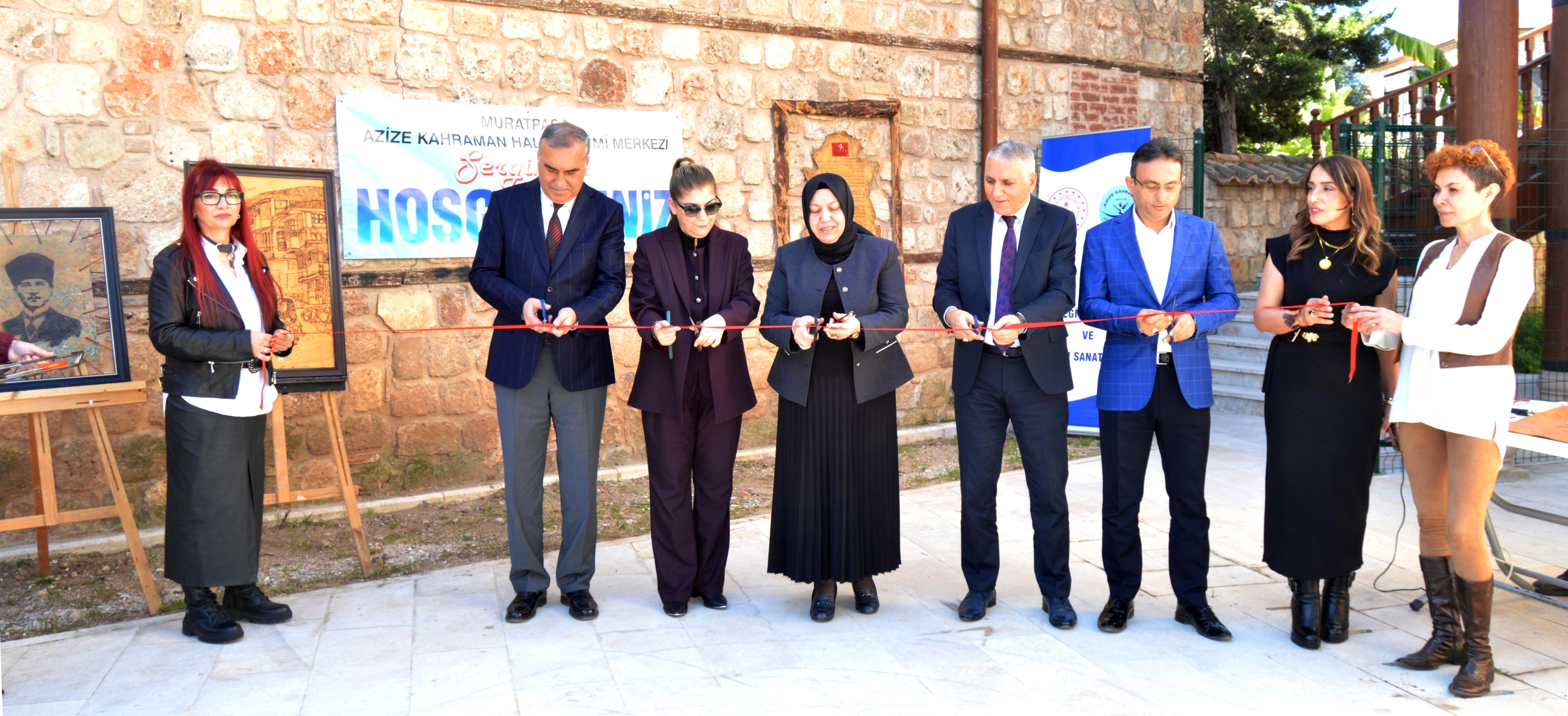 Deri eserler göz kamaştırdı