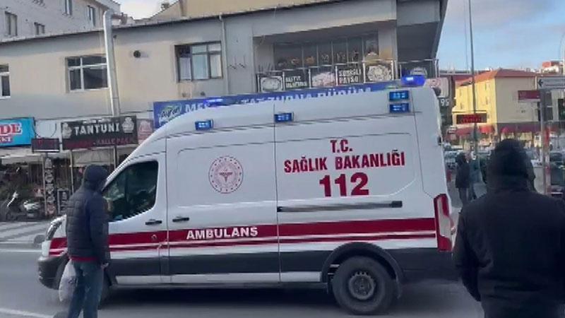 Sancaktepe’de motosiklet bariyere çarptı: 2 yaralı