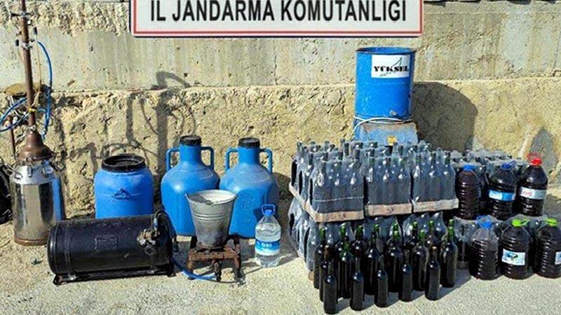 Tekirdağ’da çiftlik evinde silah, sahte içki, uyuşturucu ele geçirildi