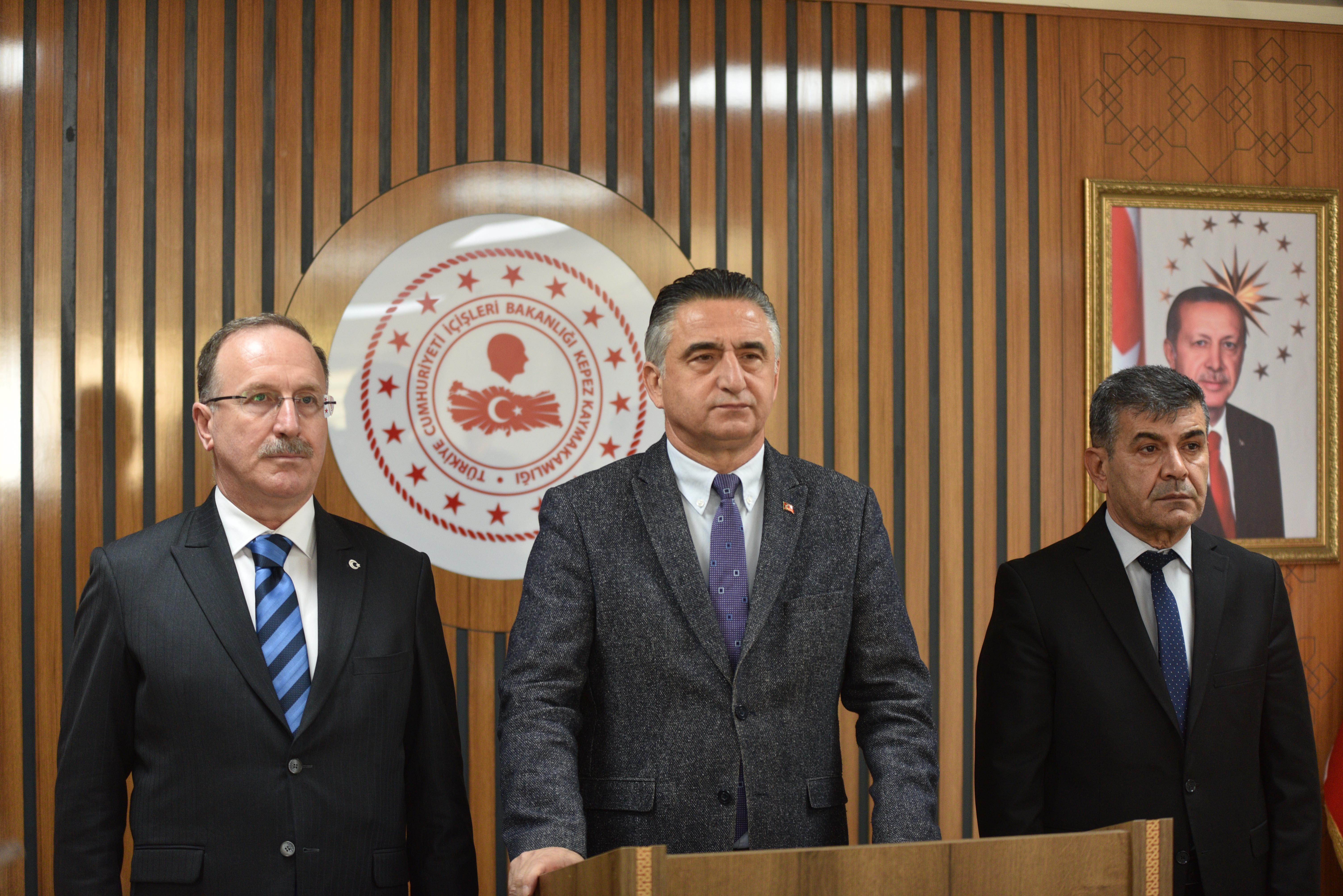 Kaymakamlık binasında ateş açıp, kendini odaya kilitledi (3)