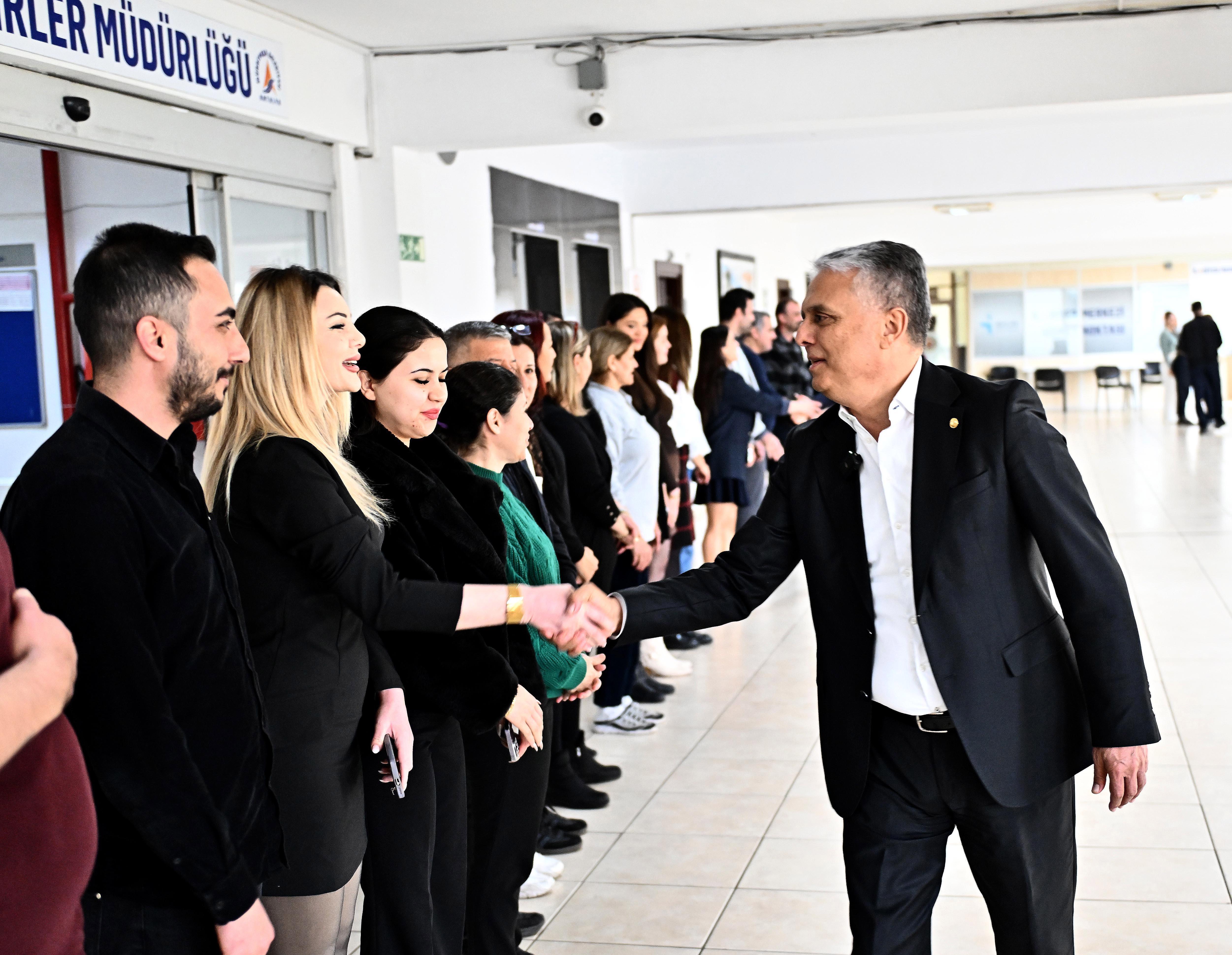 Başkan Uysal personelle bayramlaştı