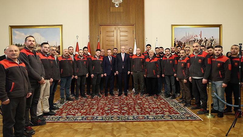 TBMM Başkanı Kurtulmuş, Meclis personeliyle bayramlaştı