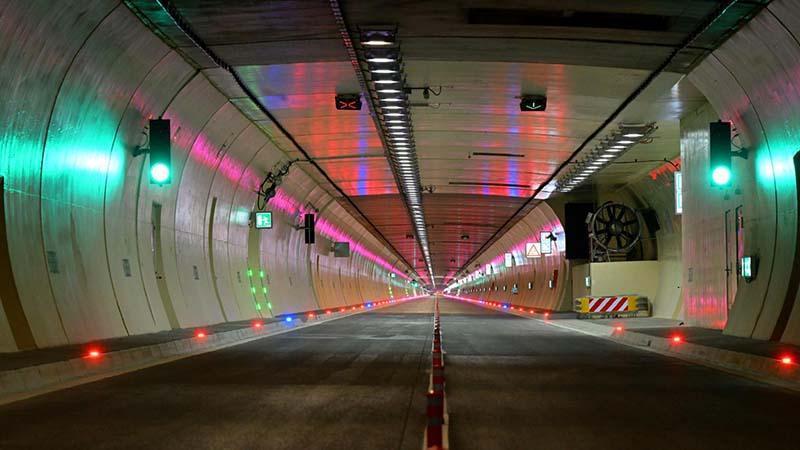 Türk şirketin inşa ettii Slovenya ile Avusturya’yı birbirine bağlayan tünel trafiğe açıldı