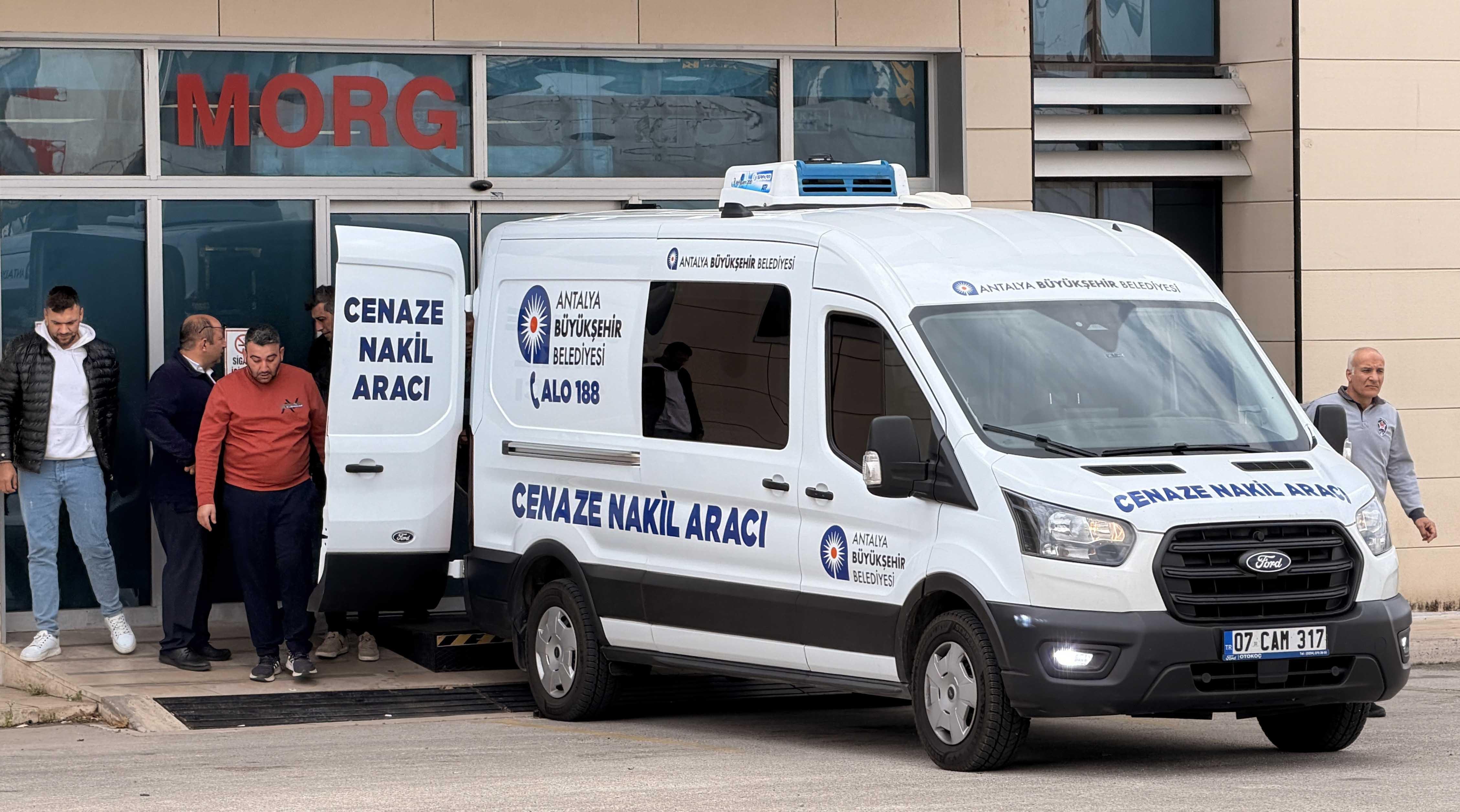 Alkollü iş yeri sahibi, tartıştığı müşteriyi öldürdü (2)