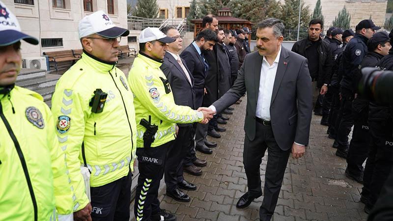 İçişleri Bakanı Çiftçi, Kızılcahamam’da polislerle bayramlaştı