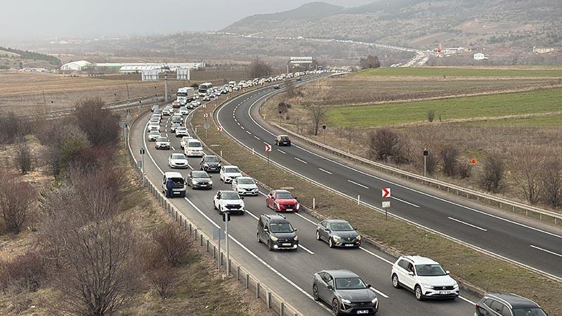 Bayram tatili dönüşünde Karabük geçişinde yoğunluk