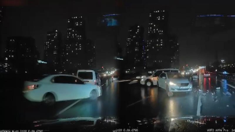 Esenyurt’ta makas atan sürücünün neden olduğu kaza kamerada