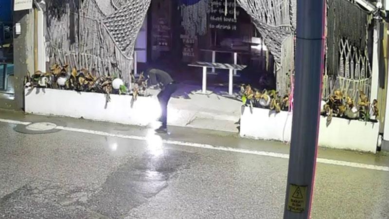 Kocaeli’de kafeyi kundaklayan 2 şüpheli yakalandı