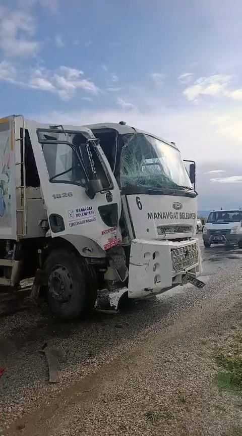 Belediye araçları çarpıştı: 7 yaralı