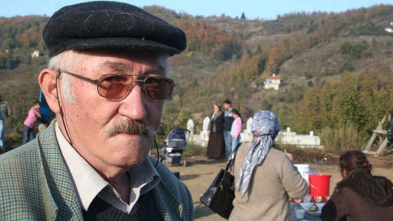 Tarım aracı devrildi: 1 ölü, 1 yaralı