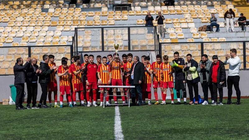 Çatalcaspor U18 Takımı, İstanbul Şampiyonası ve Türkiye Şampiyonası’nda oynamaya hak kazandı