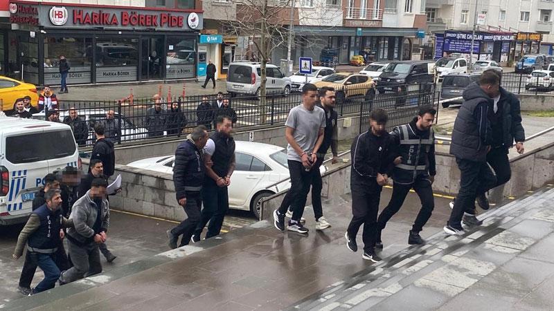 Banka hesabını kiraladığı kişilere ulaşamayınca arkadaşlarını kaçırıp darbettirdi