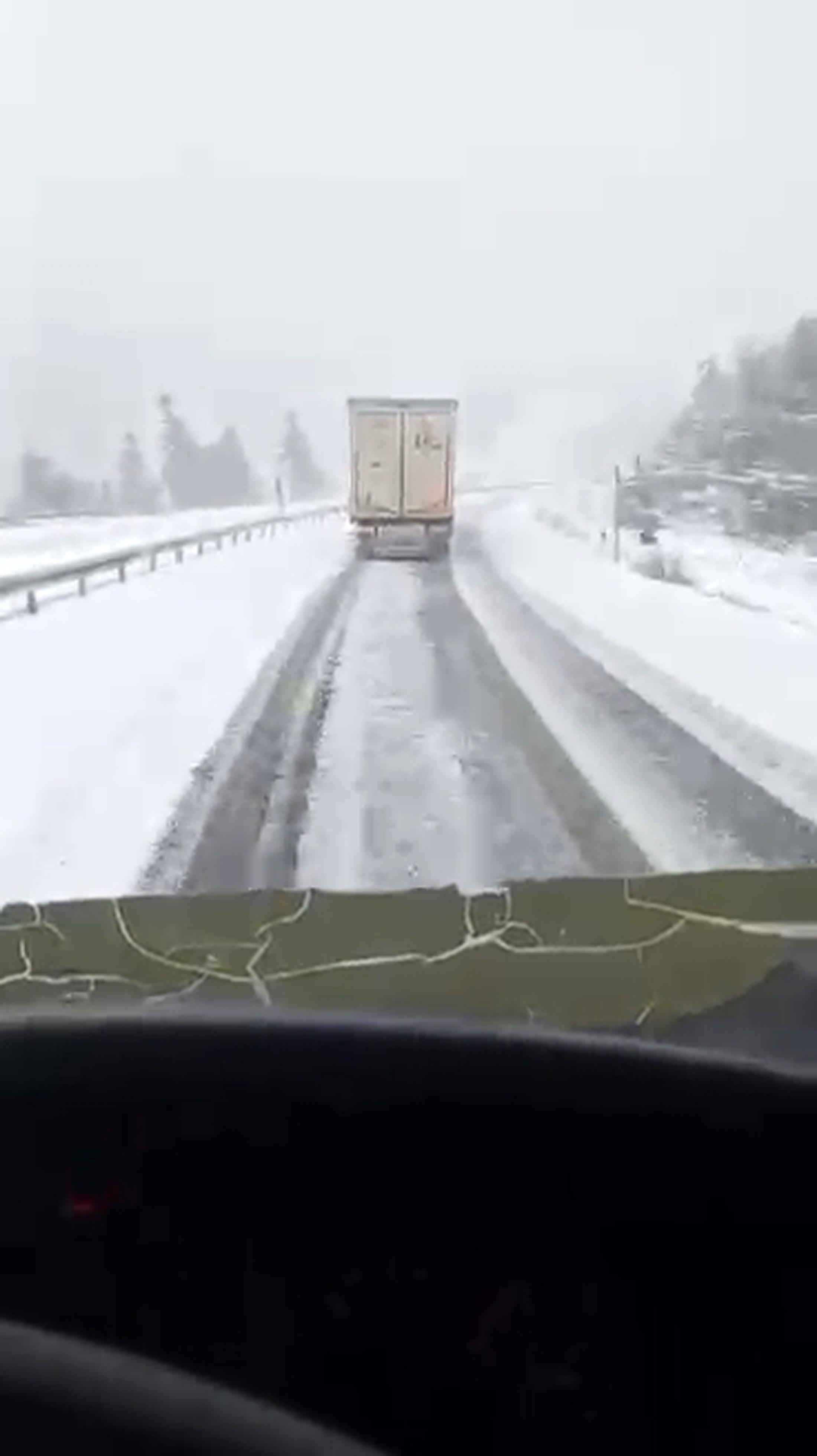 Antalya- Konya yolunda kar yağışı