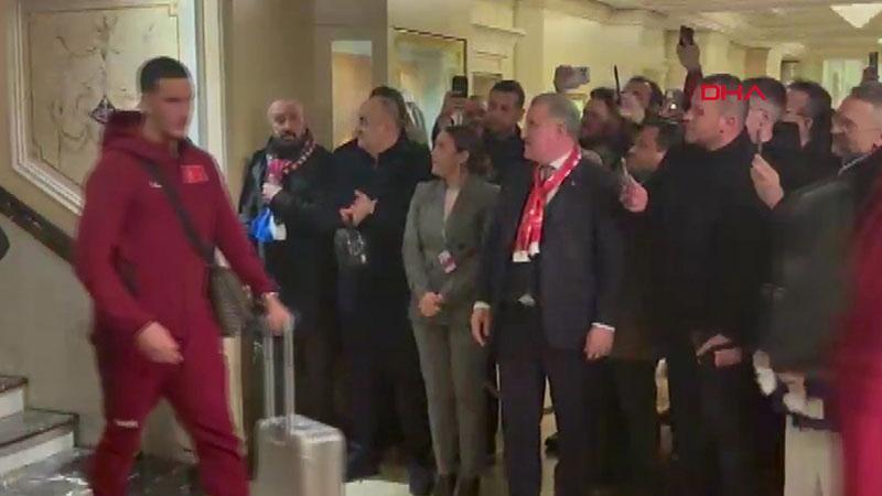 Bakan Bak ve Hakan Safi, A Milli Futbol Takımı’nı uğurladı