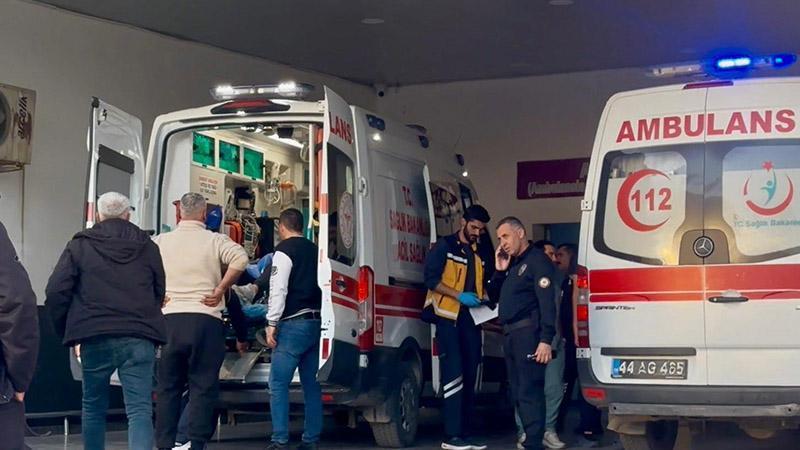 Bıçaklı kavgada 2 kardeş yaralandı Bıçaklı kavgada 2 kardeş yaralandı