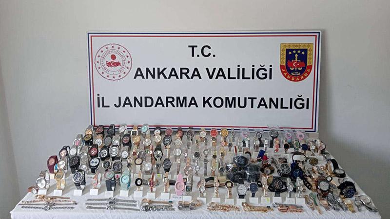 Ankara’da 3,2 milyon liralık kaçak saat ele geçirildi