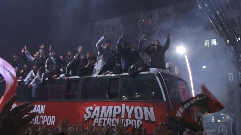 1’inci Lig’e yükselen Batman Petrolspor’a coşkulu karşılama