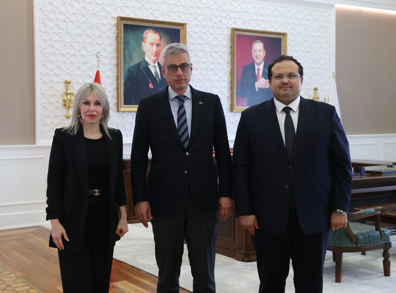 Bakan Memişoğlu’na CAR-T Merkezi sunumu