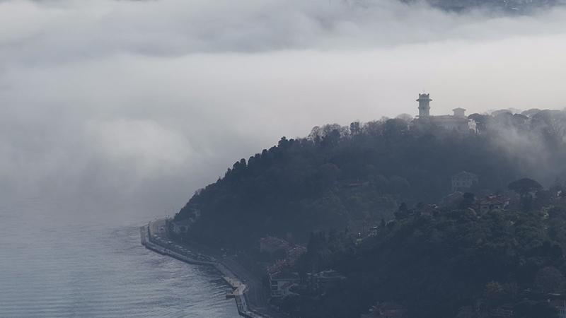 İstanbul Boğazı’nda sis etkili oluyor