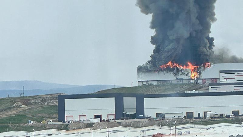 Ankara’da mobilya deposunda yangın