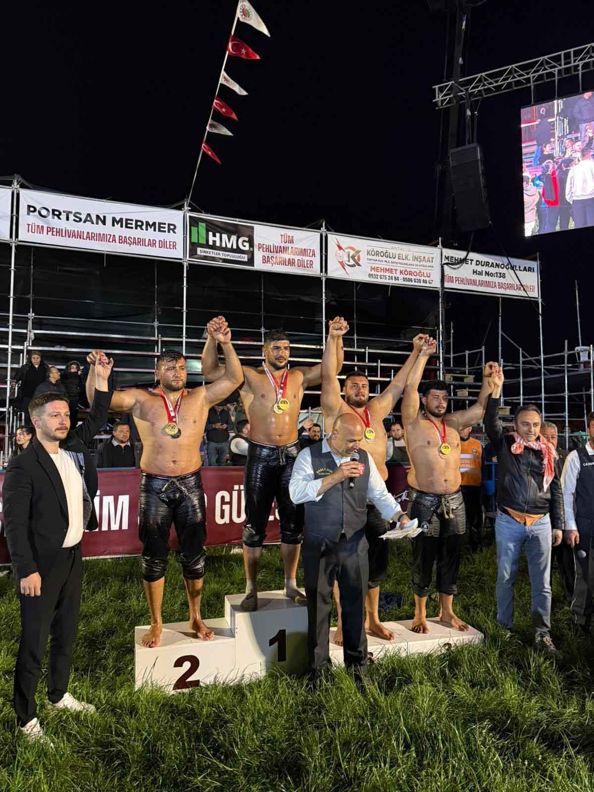 Belediye güreşçisinden üçüncülük