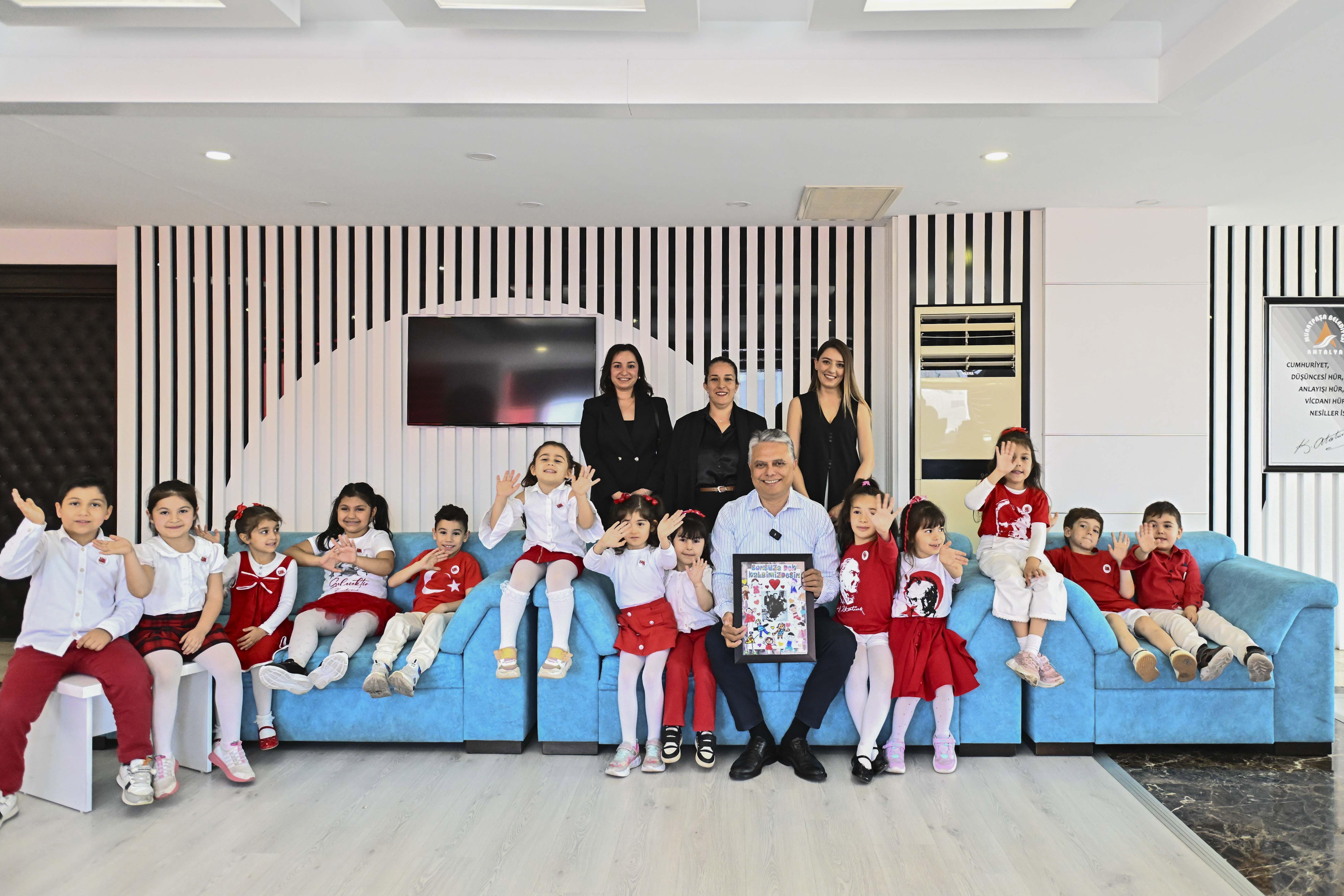 Muratpaşa’da 23 Nisan coşkusu