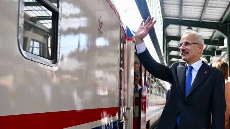 Bakan Uraloğlu: Tiyatro Treni, 4 Mayıs’ta Ankara’dan yola çıkacak