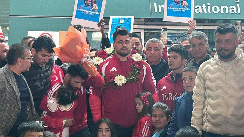Milli güreşçi Rıza Kayaalp’e Ankara’da coşkulu karşılama