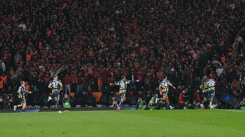 Fenerbahçe sezonun en kritik maçında Galatasaray’a konuk oluyor