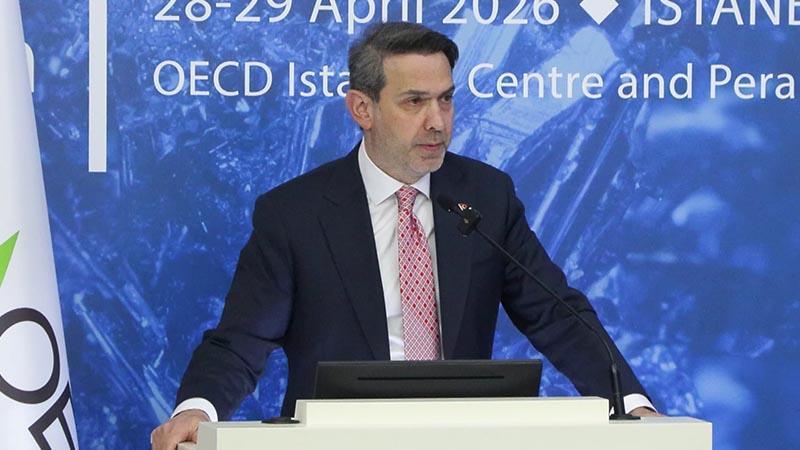 Bakan Bayraktar: 2035 yılına kadar rüzgar ve güneş enerjisi kapasitemizi 120 GW’a çıkarmayı hedefliyoruz