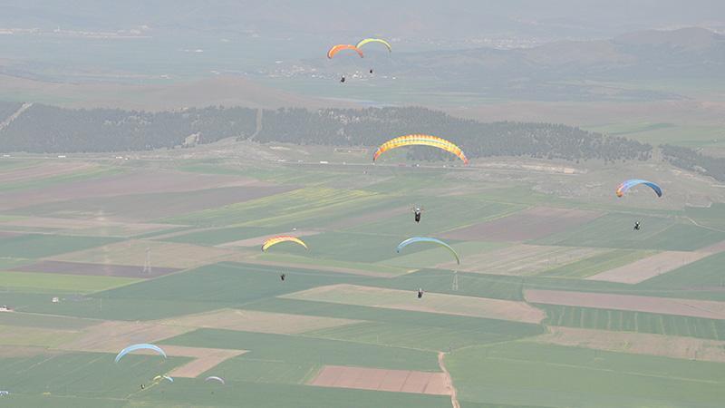 Türkiye Yamaç Paraşütü Hedef Yarışması Gaziantep 2026 başladı