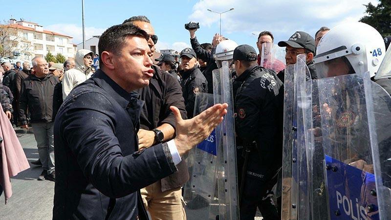 Polise saldırdığı öne sürülen belediye başkanına 5 ay hapis