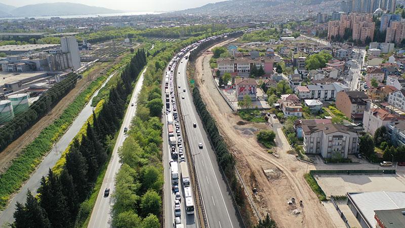 TEM’de 6 TIR zincirleme kazaya karıştı; Ankara yönünde ulaşım aksadı
