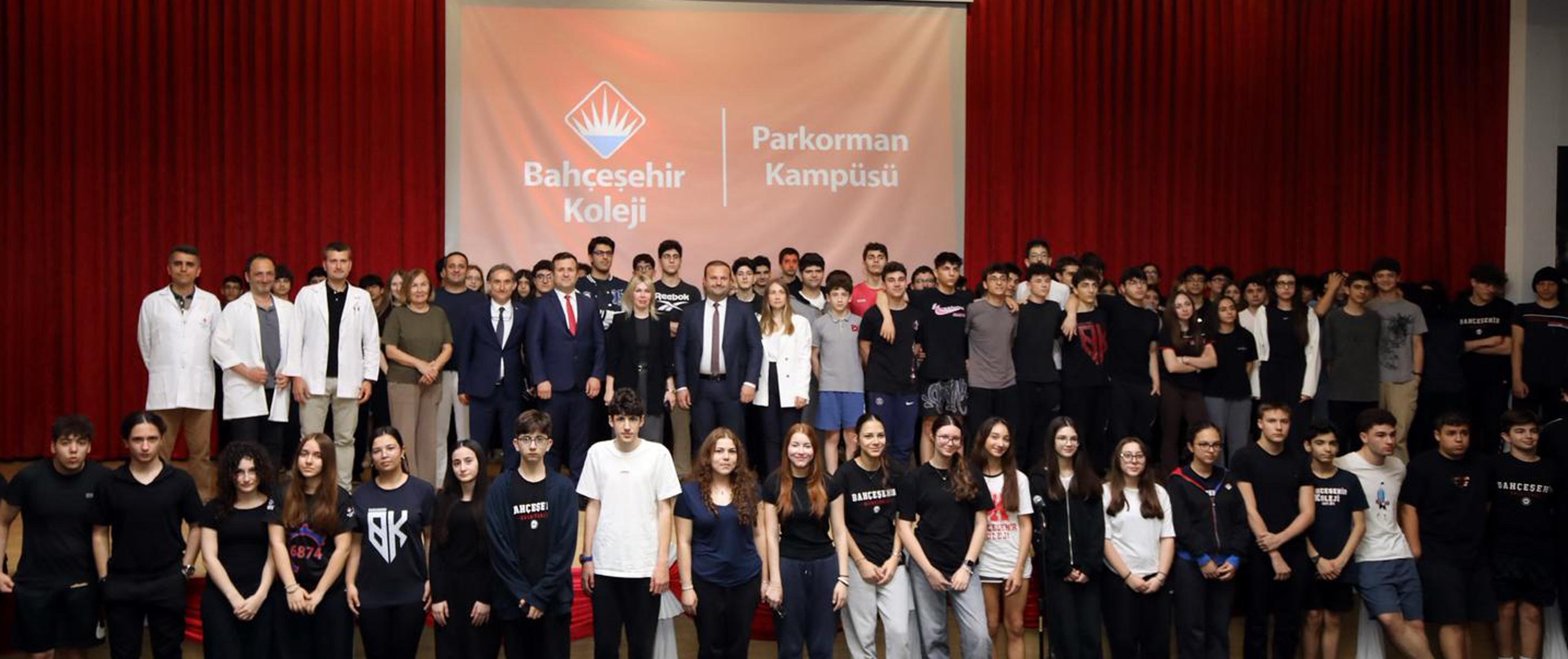 Rektör Özkan’dan lise öğrencileriyle ufuk açıcı sohbet
