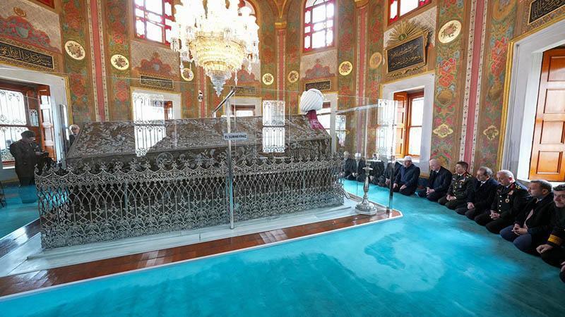 Fatih Sultan Mehmet, vefatının 545’inci yılında kabri başında anıldı
